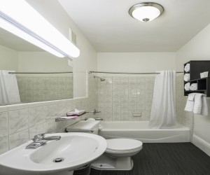 Adante Hotel San Francisco - Guest Bathroom